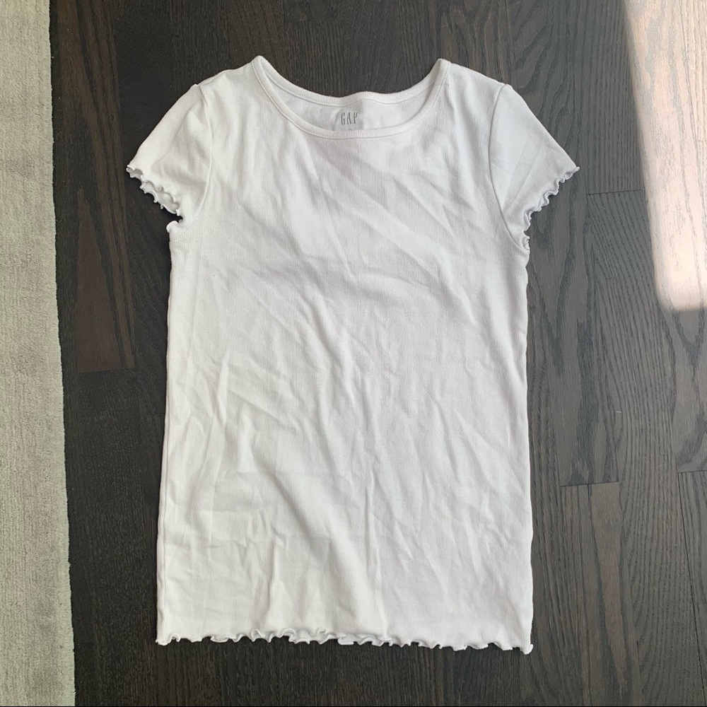 Gap ruffle hem tee